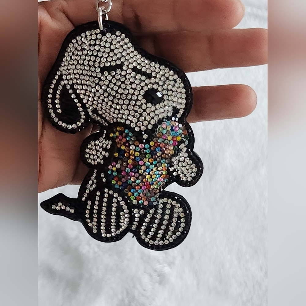 Snoopy Rhinestone Keychain with Colorful Heart Sparkling Bag Charm - Picture 5 of 5